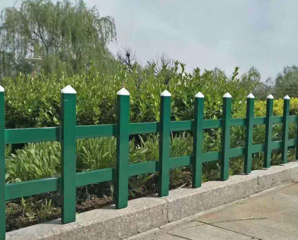 十堰鋅鋼護(hù)欄的怎么生產(chǎn)的呢？